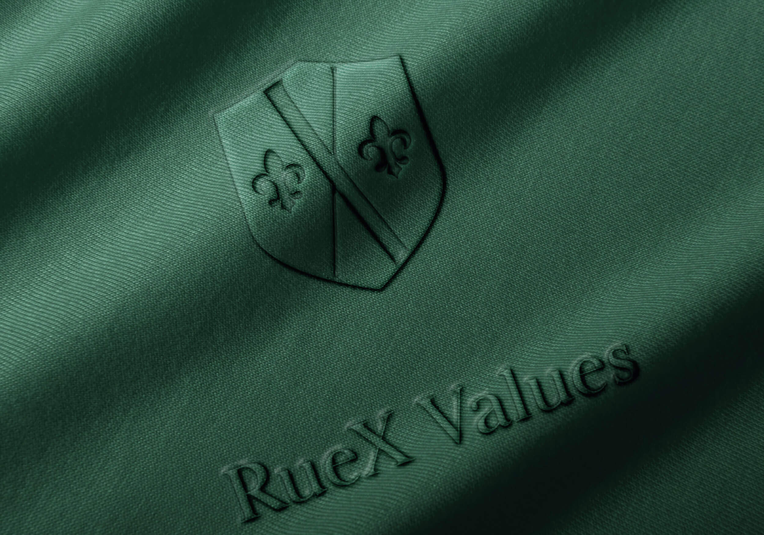 Das Logo von RueX Values auf Stoff, teil der Corporate Identity
